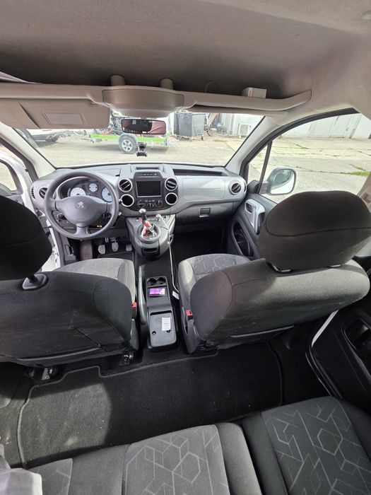 Peugeot Partner Tepee 1.6 avariat spate