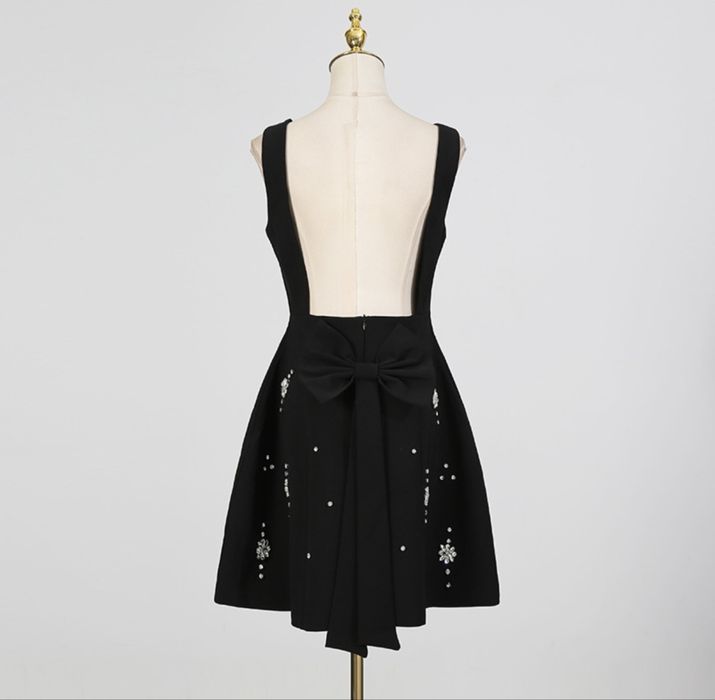 Дамска Рокля в Черен цвят