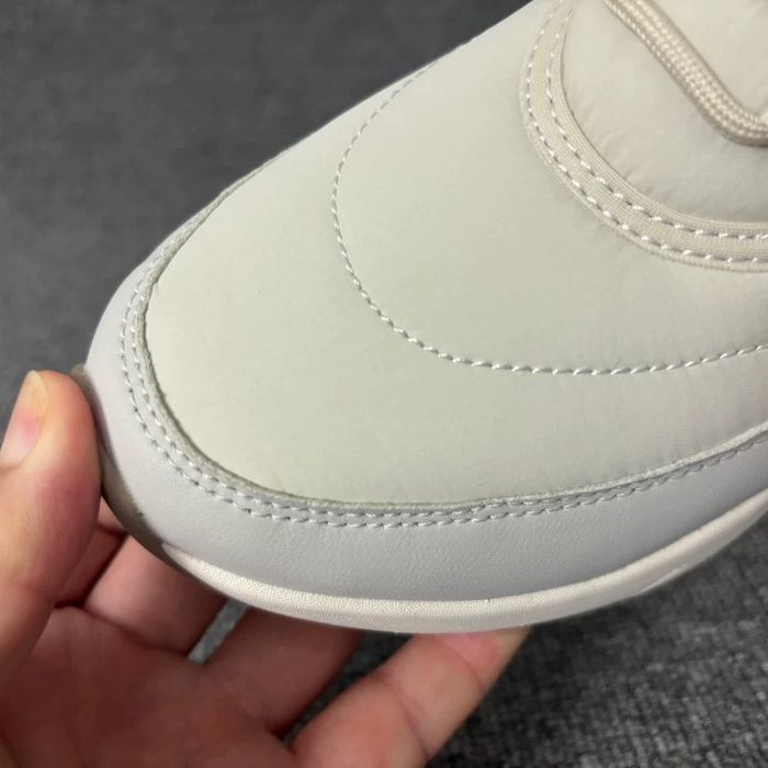 Дутики женские бежевые