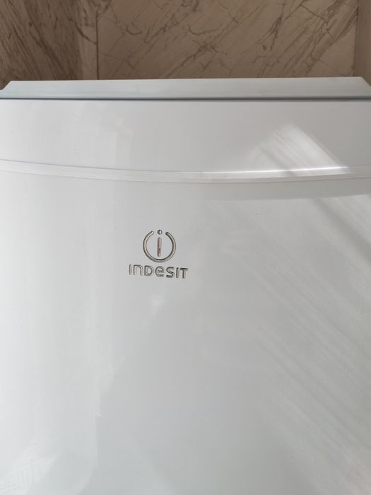 Продам холодильник Индезит