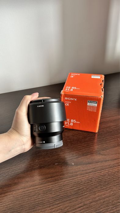 Sony 85 mm f/1.8 СРОЧНО