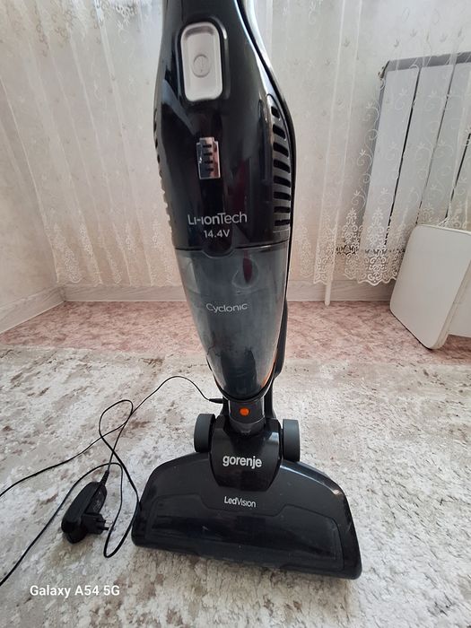 Продам без проводной пылесос