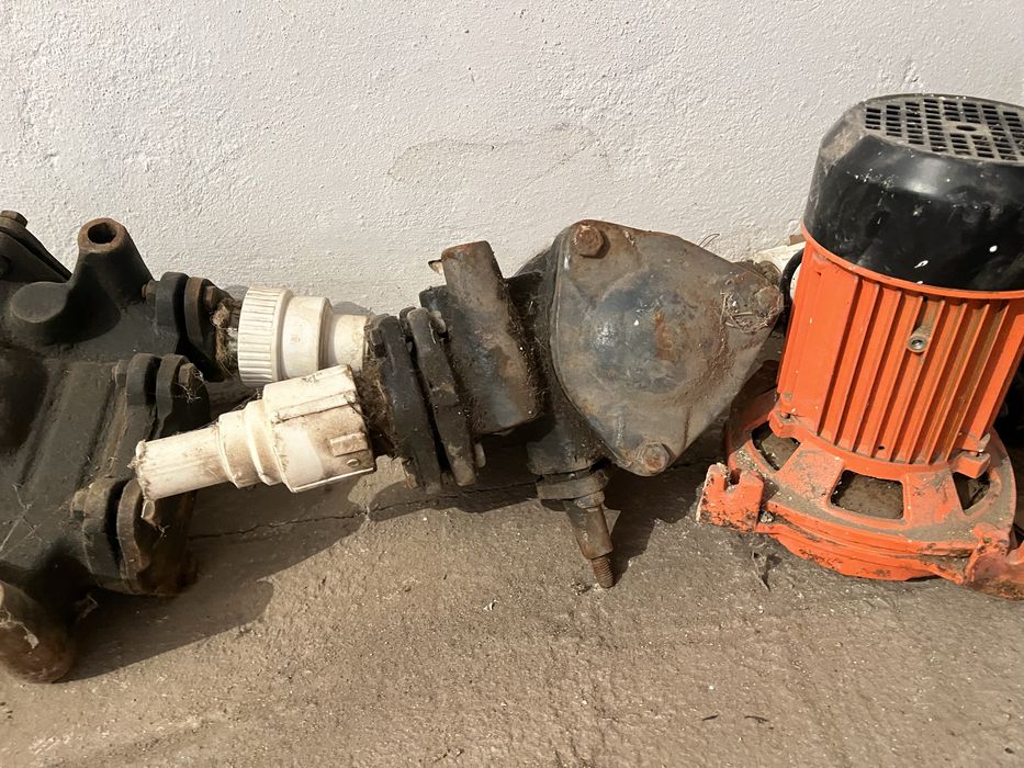 Продается насос водяной