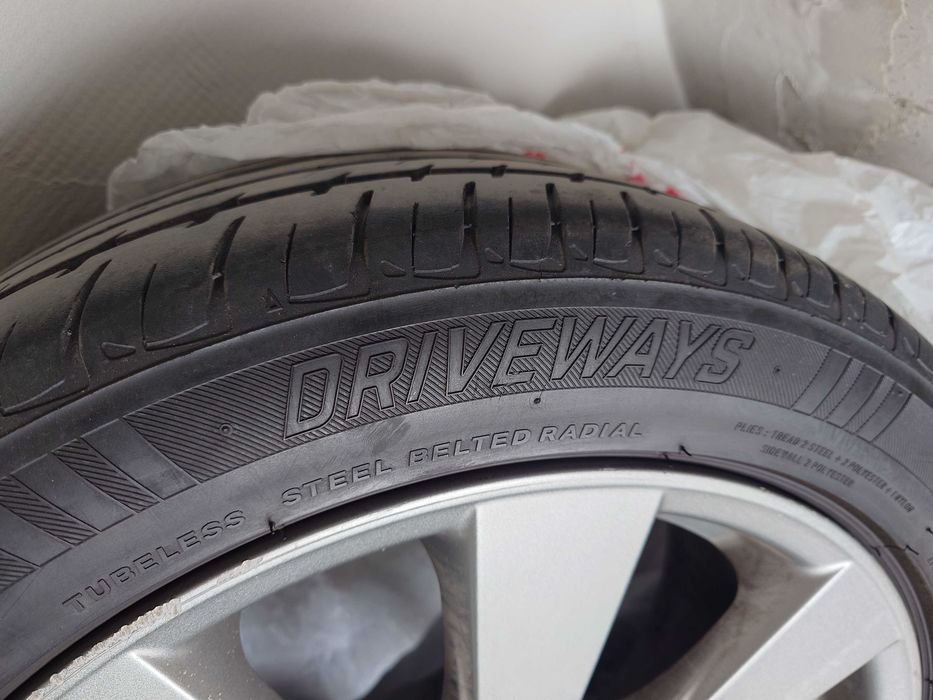 LASSA DriveWays 215/50 R17 95W - DOT 0622 - употребяван комплект