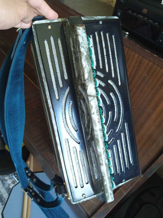 Баян цельнопланочный "Волга"