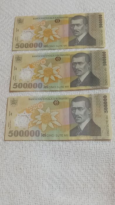 Vand 2 bancnote 500.000 lei an 2000 ieșite din circulatie,stare frumoa