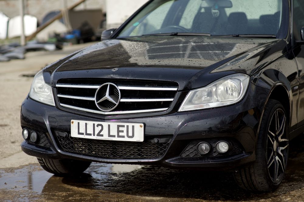 Bara fata Mercedes C W 204 facelift negru C197 volan scaun cotiera far