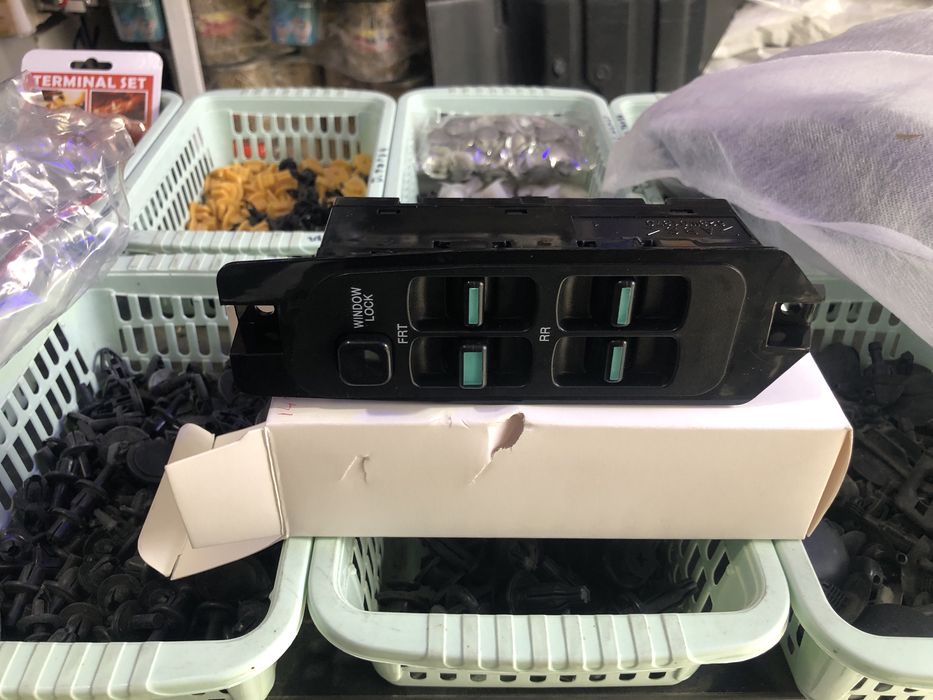 Nexia 1,2 oyna mexanizim komplekt oldin eshik