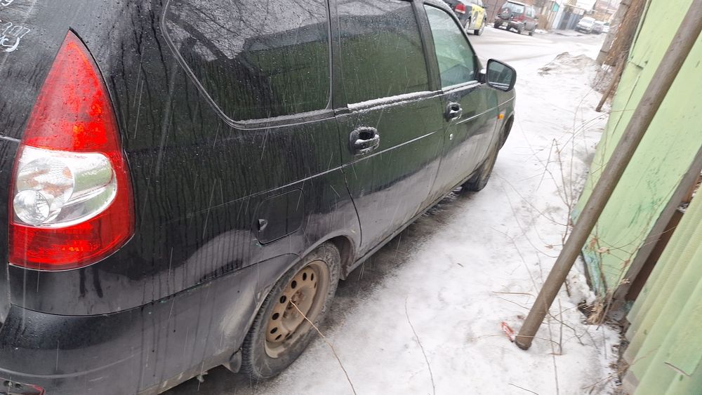 Продам Приора универсал