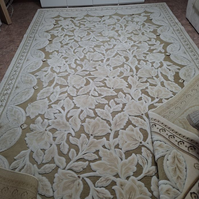 Палас 2.50×4 в хорошем состоянии.