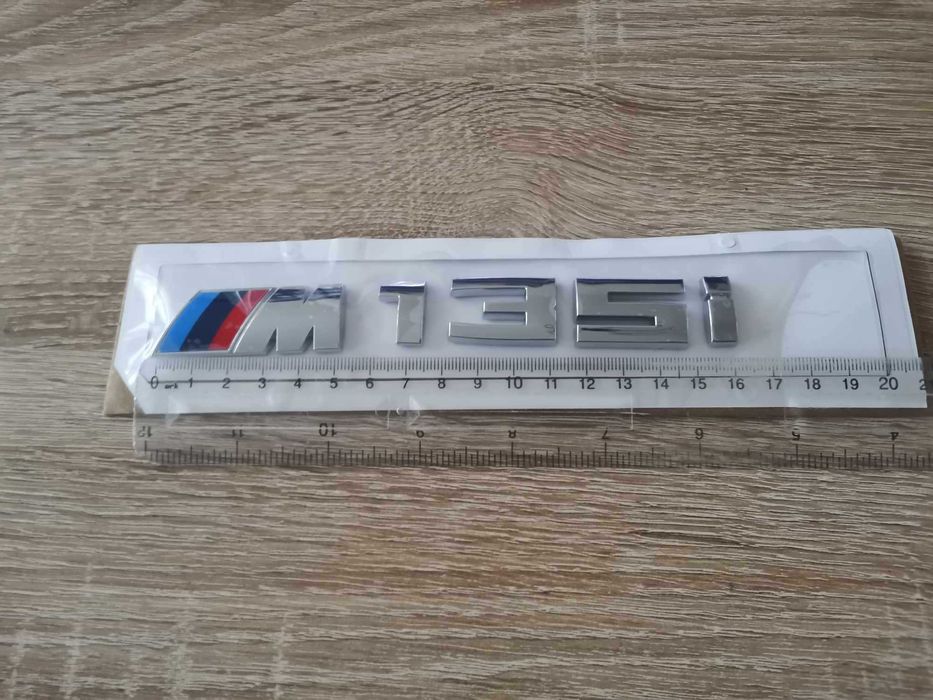 БМВ BMW М135i сребриста емблема лого