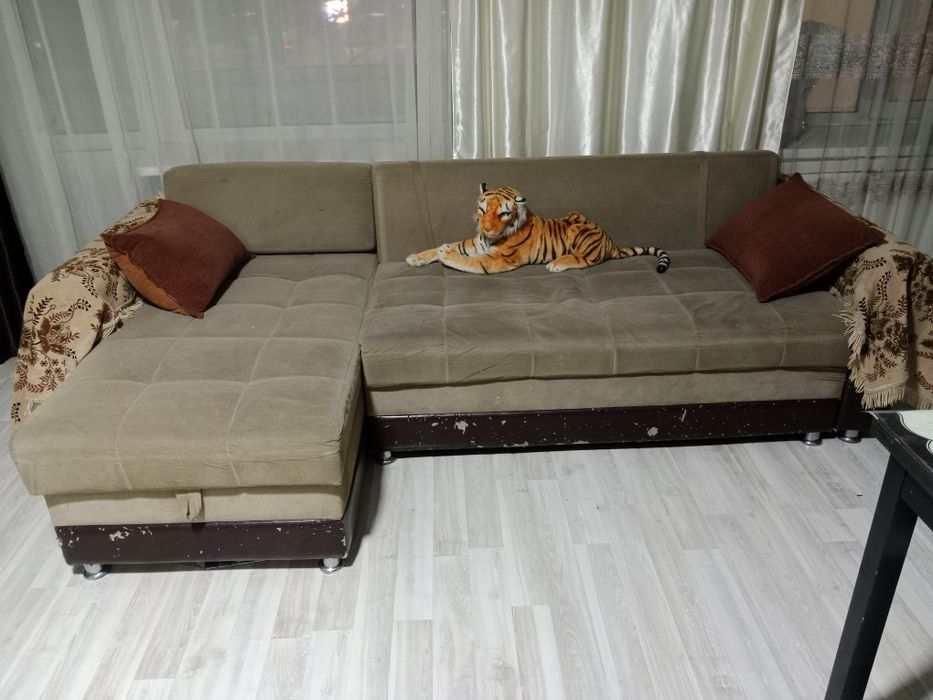 Продам диван угловой