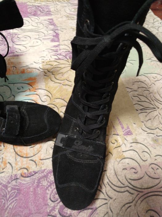 Ghete dama Levis piele intoarsa