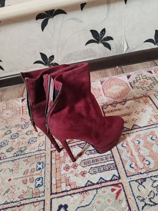 Одежда, обувь, платье.