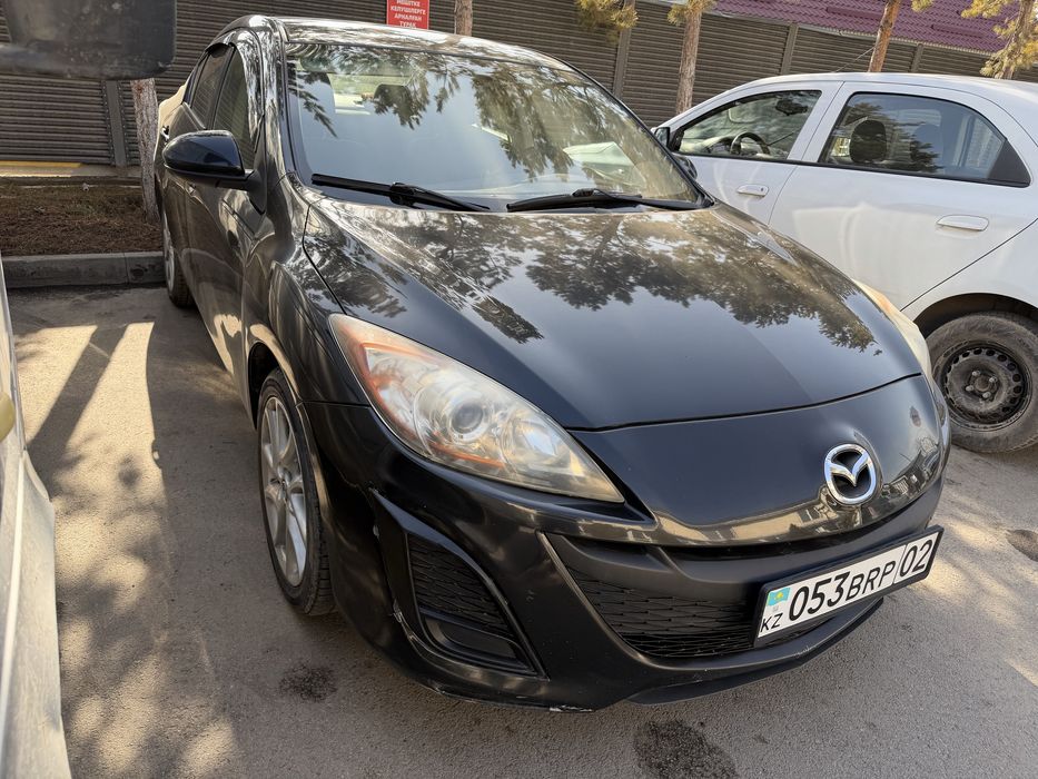 Мазда 3 2010 года