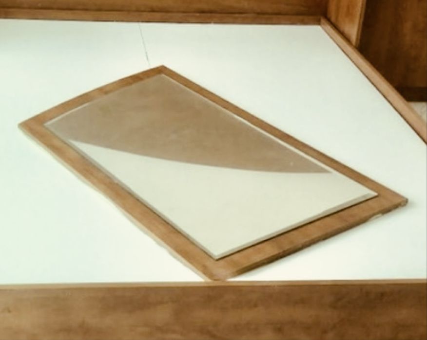 Горен PVC шкаф за наематели + подарък Голямо огледало