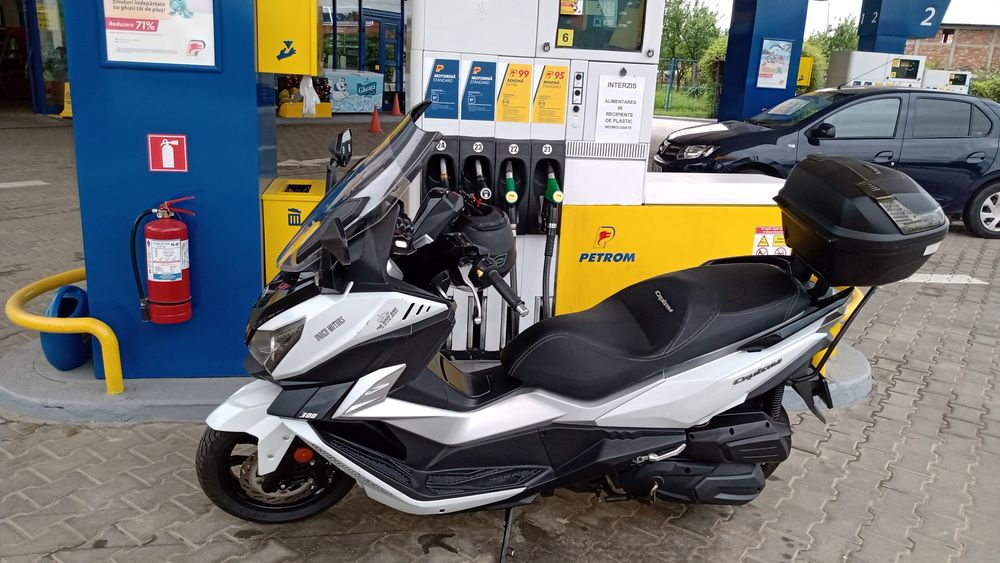 Vând Cruisym300 2019 sau schimb cu moto Adv /SM/ATV 4x4 peste 300cc +/- dif.
