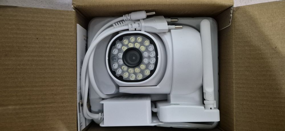 Camere supraveghere cu vedere nocturna, alarmă,  urmarirea subiectului