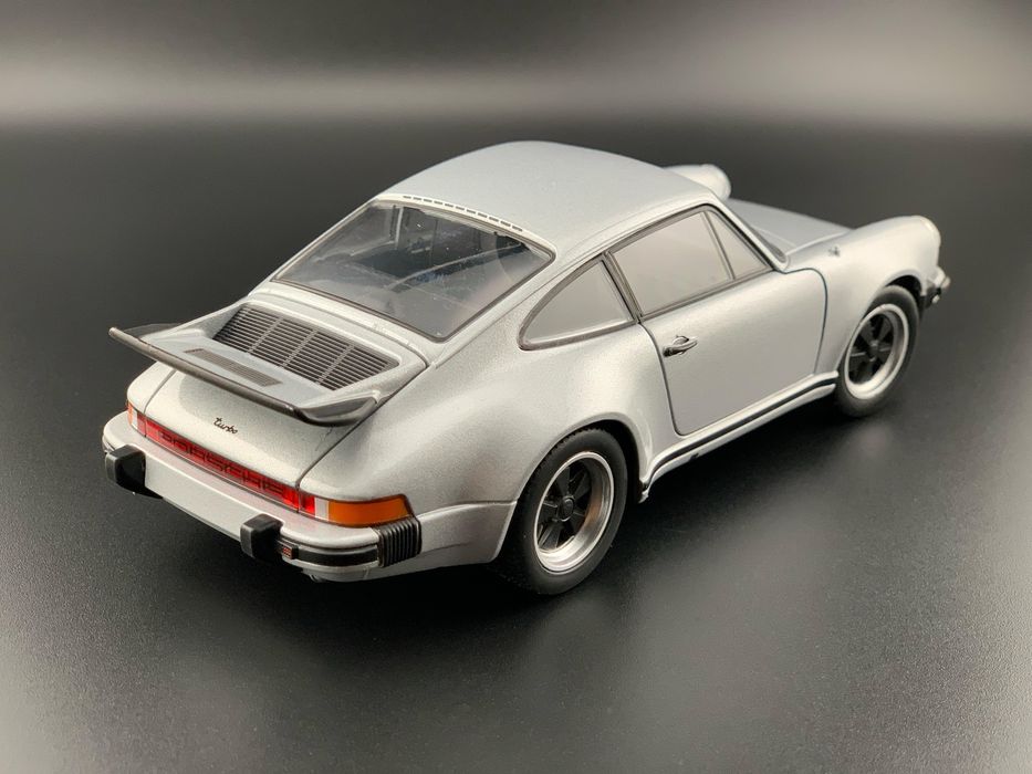 Macheta auto Porsche 911 Turbo 930, Welly, 1/24
