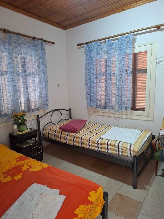 Продава къща 50 м2 с двор 266 м2 до манастира в Асровалта, Гърция