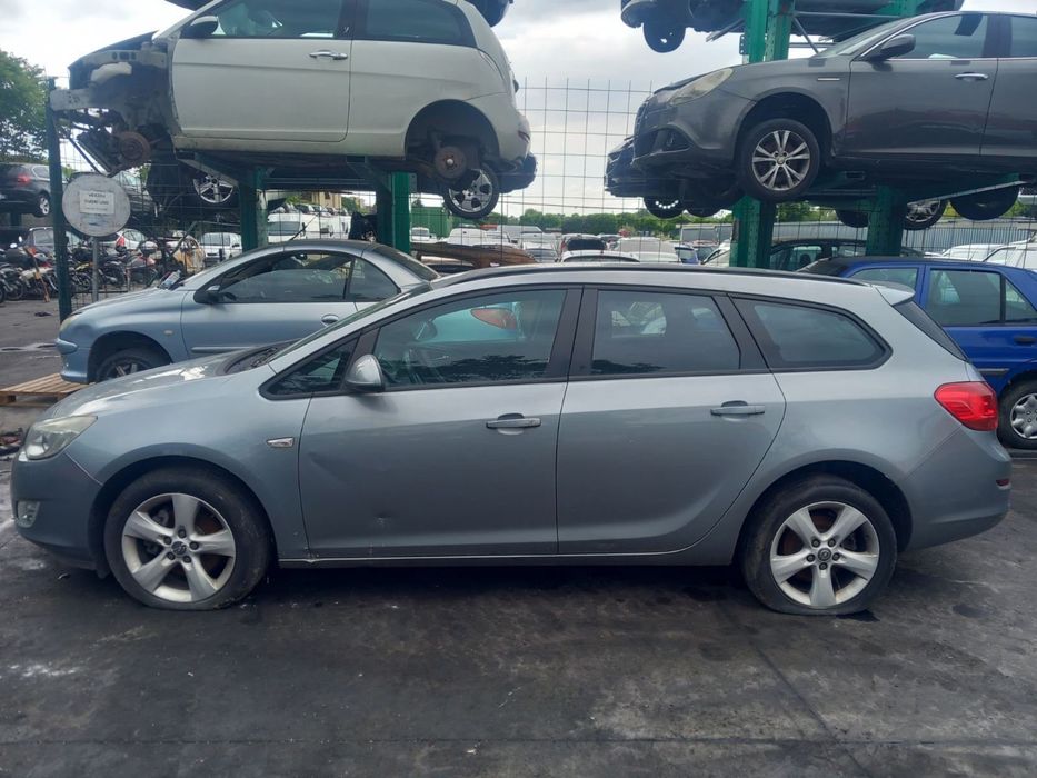 Opel Astra J 1.7 A17DTR 2009г. НА ЧАСТИ!