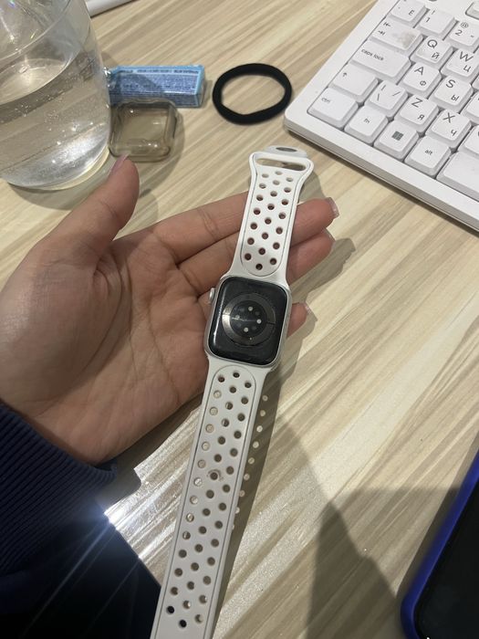 Продам apple watch 8 41 мм