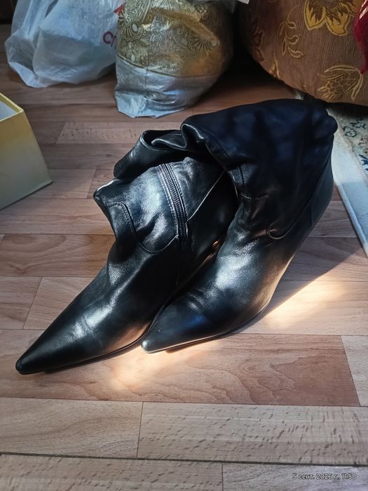 Продам женские сапоги