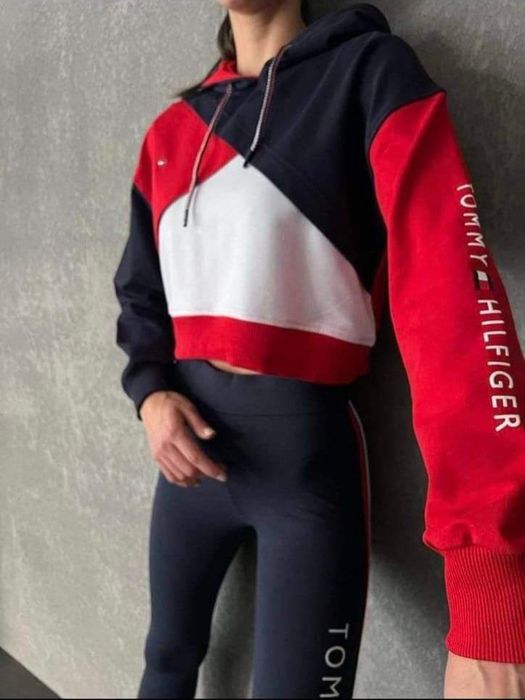 Дамски спортни екипи