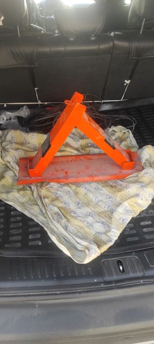 Парковка срочно сотилади