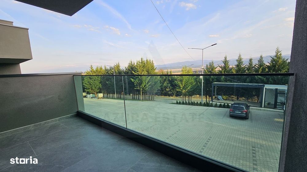 Apartament modern 3 camere 2 bai  terasa acoperita etaj 1 in Cristian
