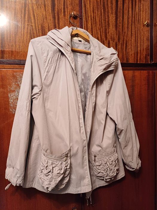 Продам за 3000 куртку женскую в хорошем состоянии