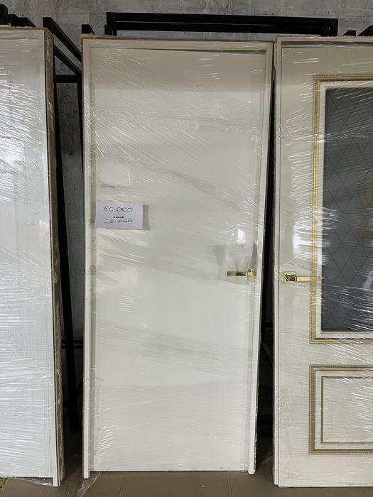 Б/у двери с витрины