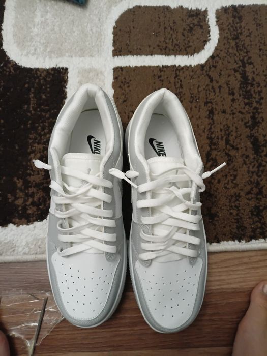 Nike air jordan low 1