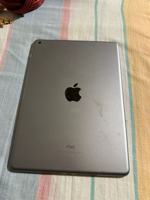 Vand Ipad apple în stare excelentă.