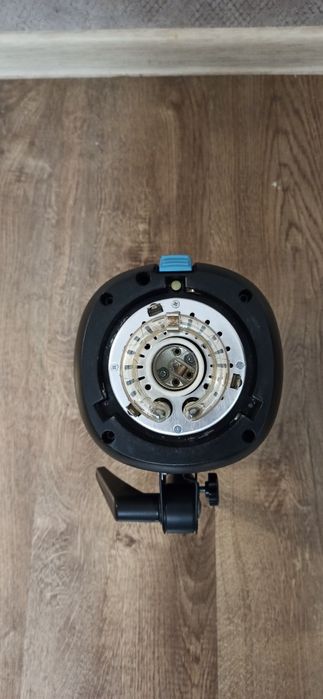 Продам вспышку Godox qs300ii