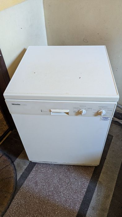 Свободностояща съдомиялна Miele G6620SC 60