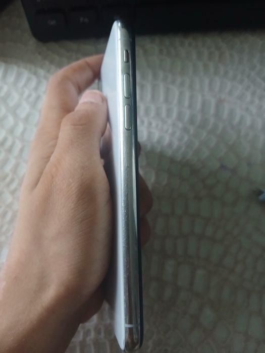 Продам Айфон 10 на запчасти