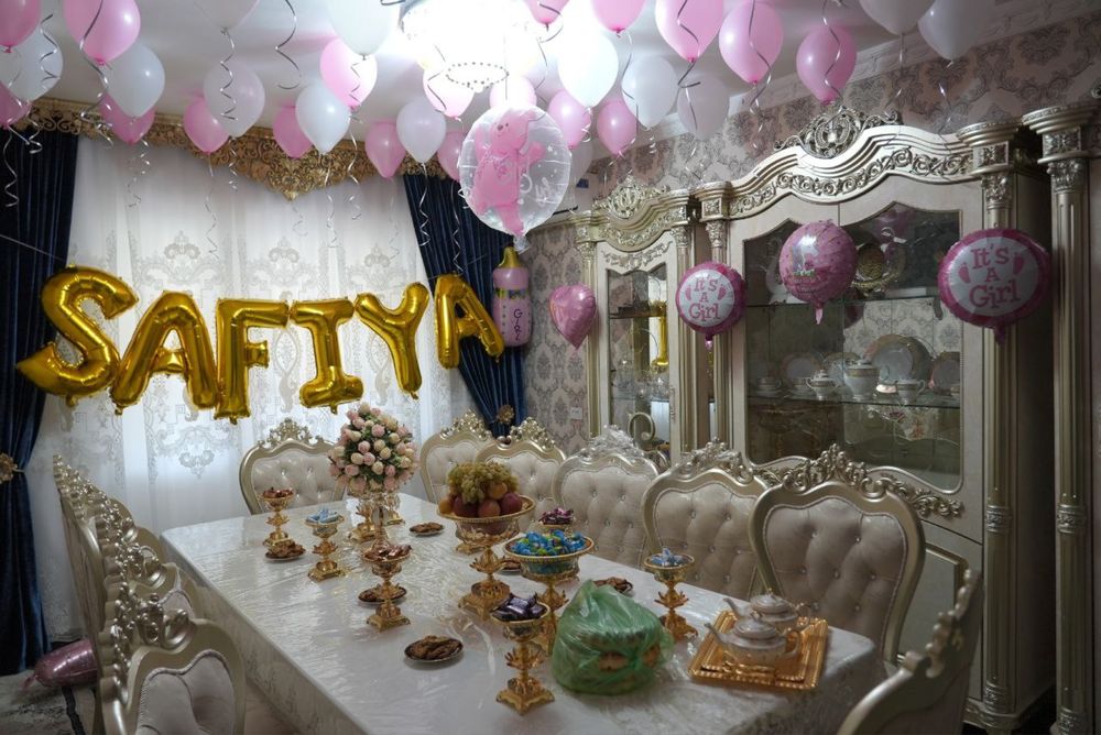 Stol stul 12talik.Materiali yongʻoq daraxtidan