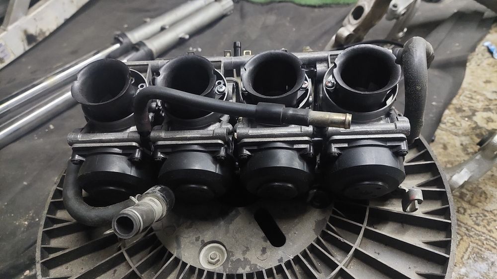 Карбюратор на Yamaha yzf R6 2002