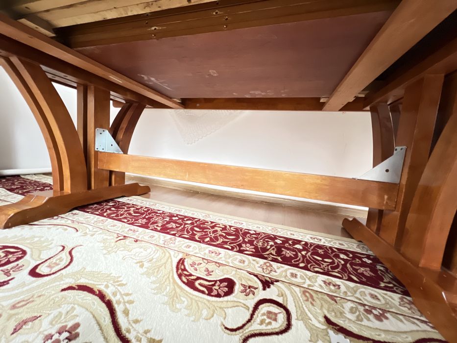 Продам стол для гостиной