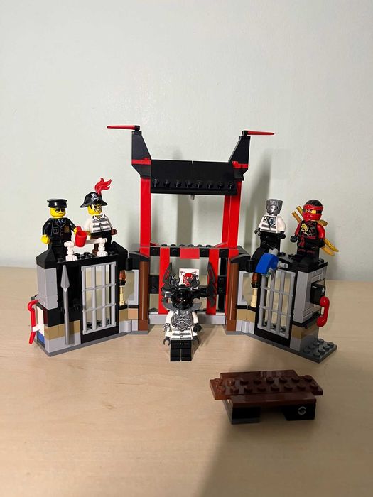 Lego Ninjago inchisoarea Kriptarium