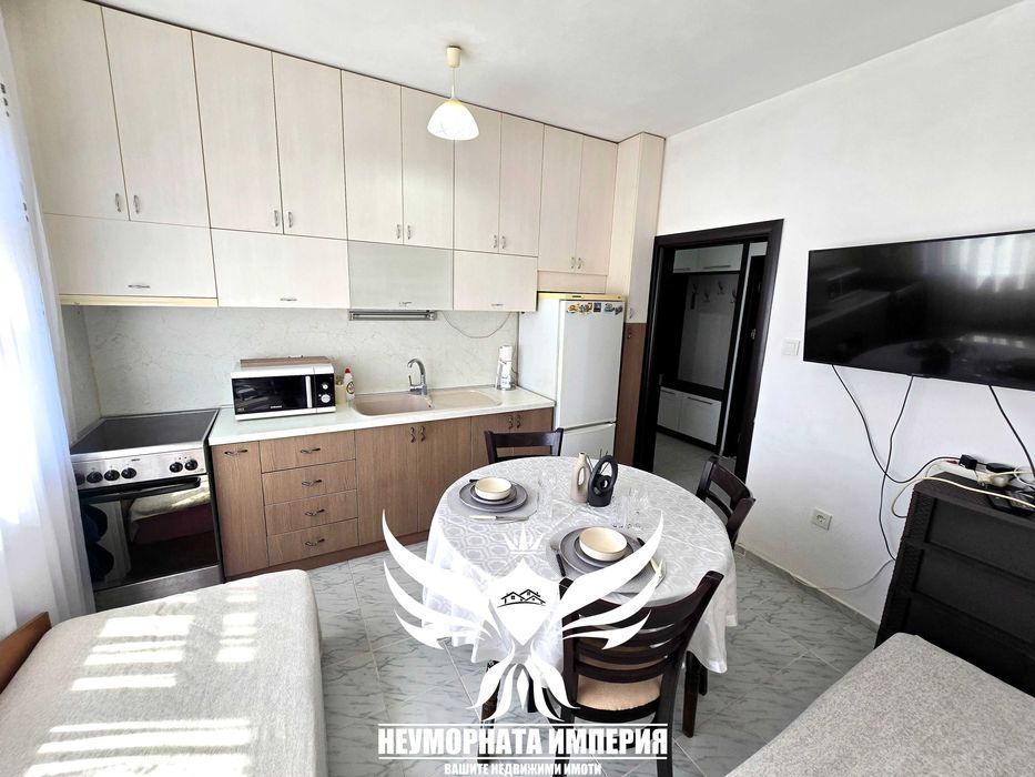 Продавам тристаен/четиристаен апартамент с площ от 87кв.м. на седми етаж в гр.Асеновград, кв.Запад