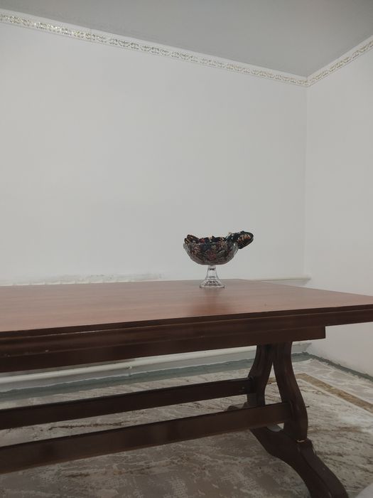 Гостиный стол сатылады