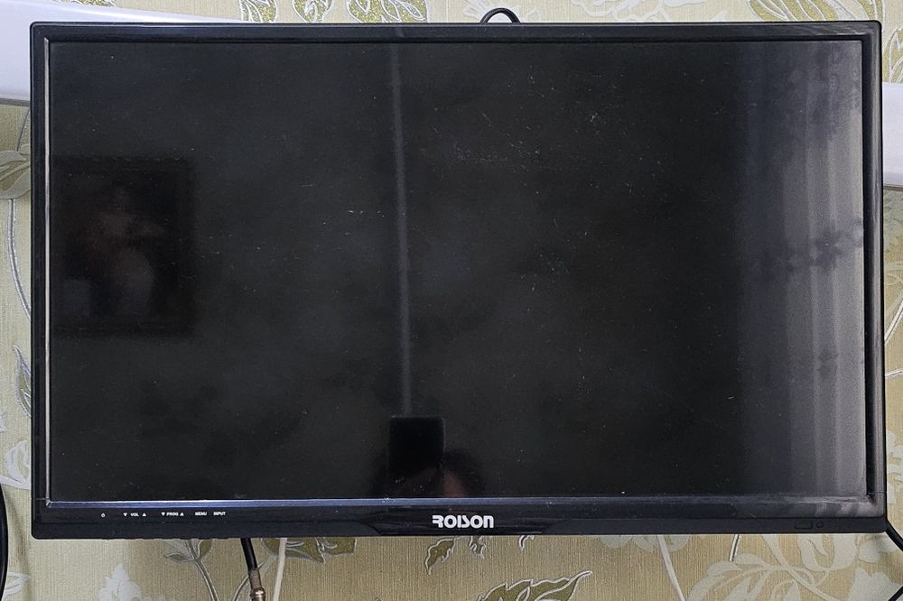 Телевизор б/у, маленький,  отличный