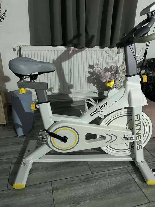 Bicicletă Spinning Magnetică GO4FIT GF200, volantă 10 kg, stare impecabilă