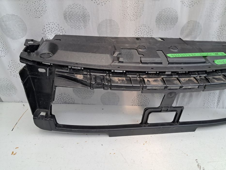 Решетка радиатор  Peugeot 308 /3