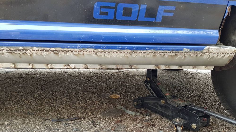 Продавам ФОЛКСВАГЕН Голф 1,6 С АГУ