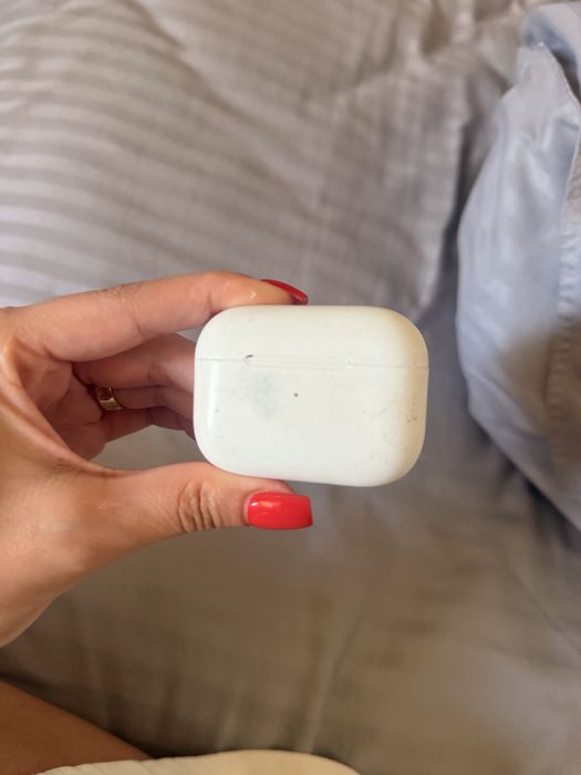 Продаю AirPods Pro