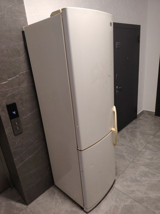 Продам холодильник