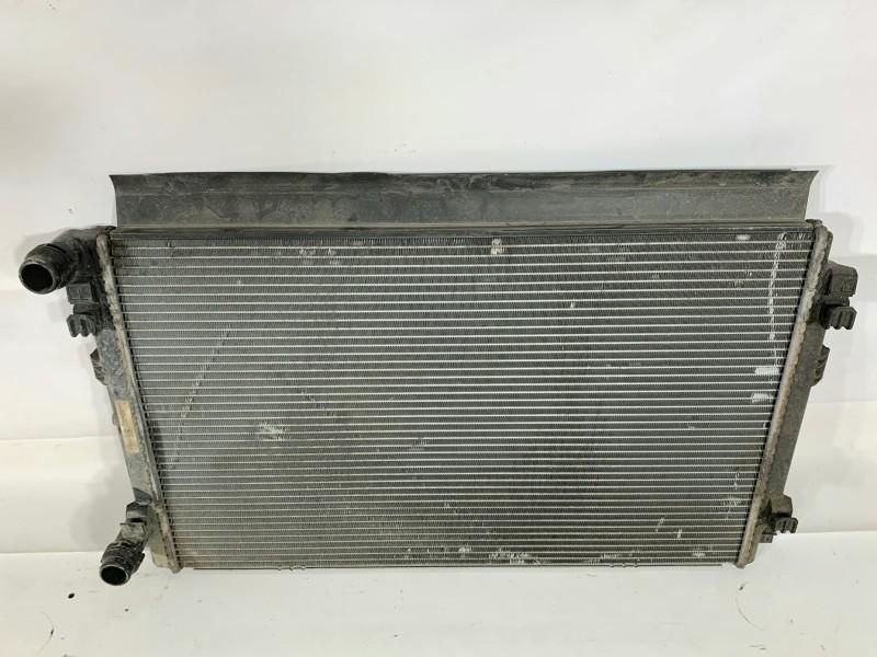 Radiator apa Volkswagen Passat B8 5Q0121251GD 1.6 tdi cutie automata -